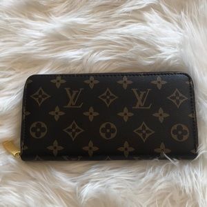 Louis Vuitton logo wallet